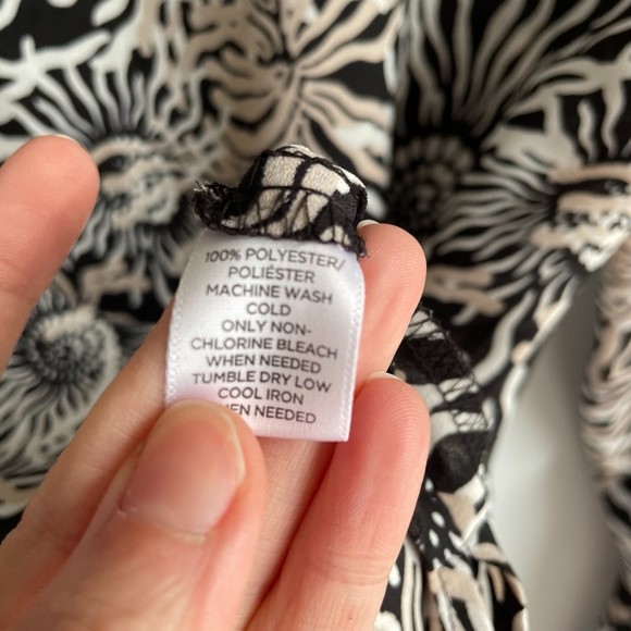 Loft Black and Cream Semi Sheer Floral Roll Tab Sleeve Career Ladies Blouse, M - Picture 4 of 8